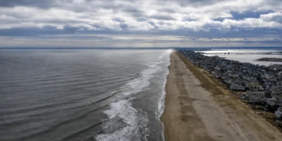 Vista aérea da costa e da praia de Bay Head, em Nova Jérsia