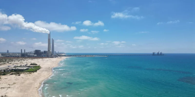 Ataque de tubarão na central elétrica de Hadera, Israel